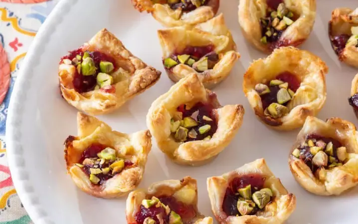 Tartaletas de hojaldre con relleno de frutos secos